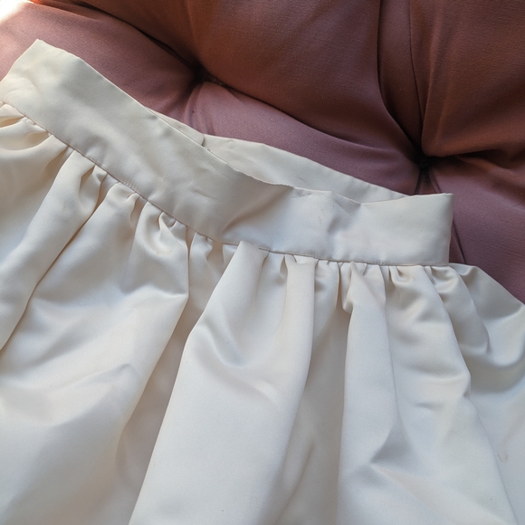 Elegant Cream Women's Skirt - Picture 1 of 4